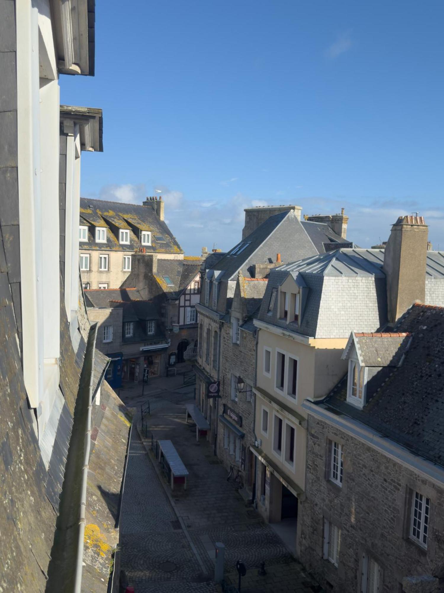 Logis Hotel Les Chardons Bleus Restaurant Le Bistrot De La Mer Roscoff Exteriör bild