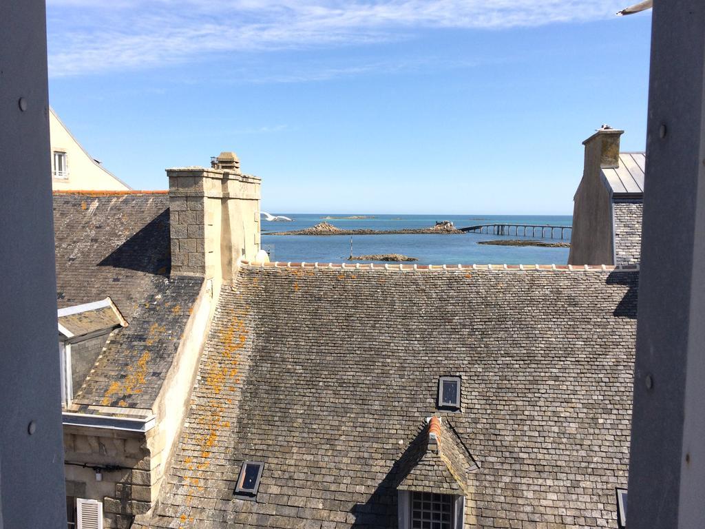 Logis Hotel Les Chardons Bleus Restaurant Le Bistrot De La Mer Roscoff Exteriör bild