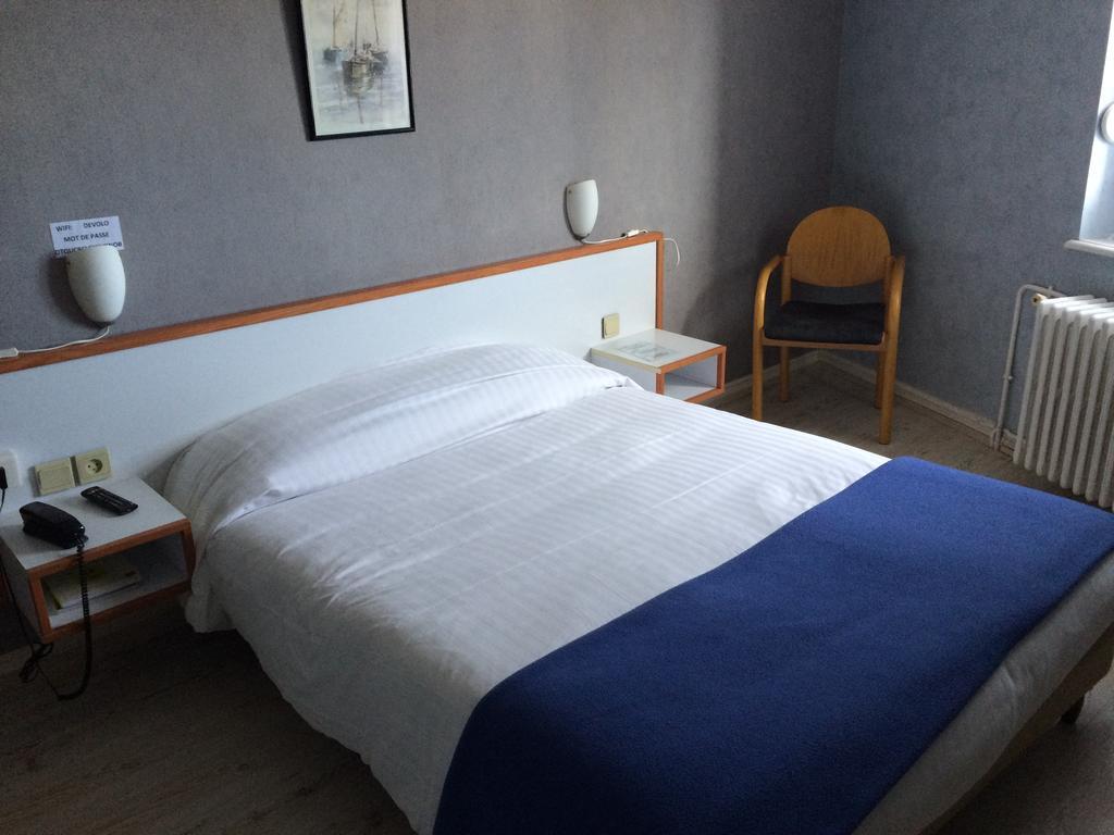 Logis Hotel Les Chardons Bleus Restaurant Le Bistrot De La Mer Roscoff Exteriör bild